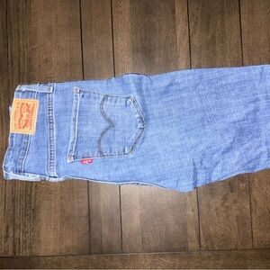 Levi's Women's Light Blue Skinny Jeans with Signature Back Patch